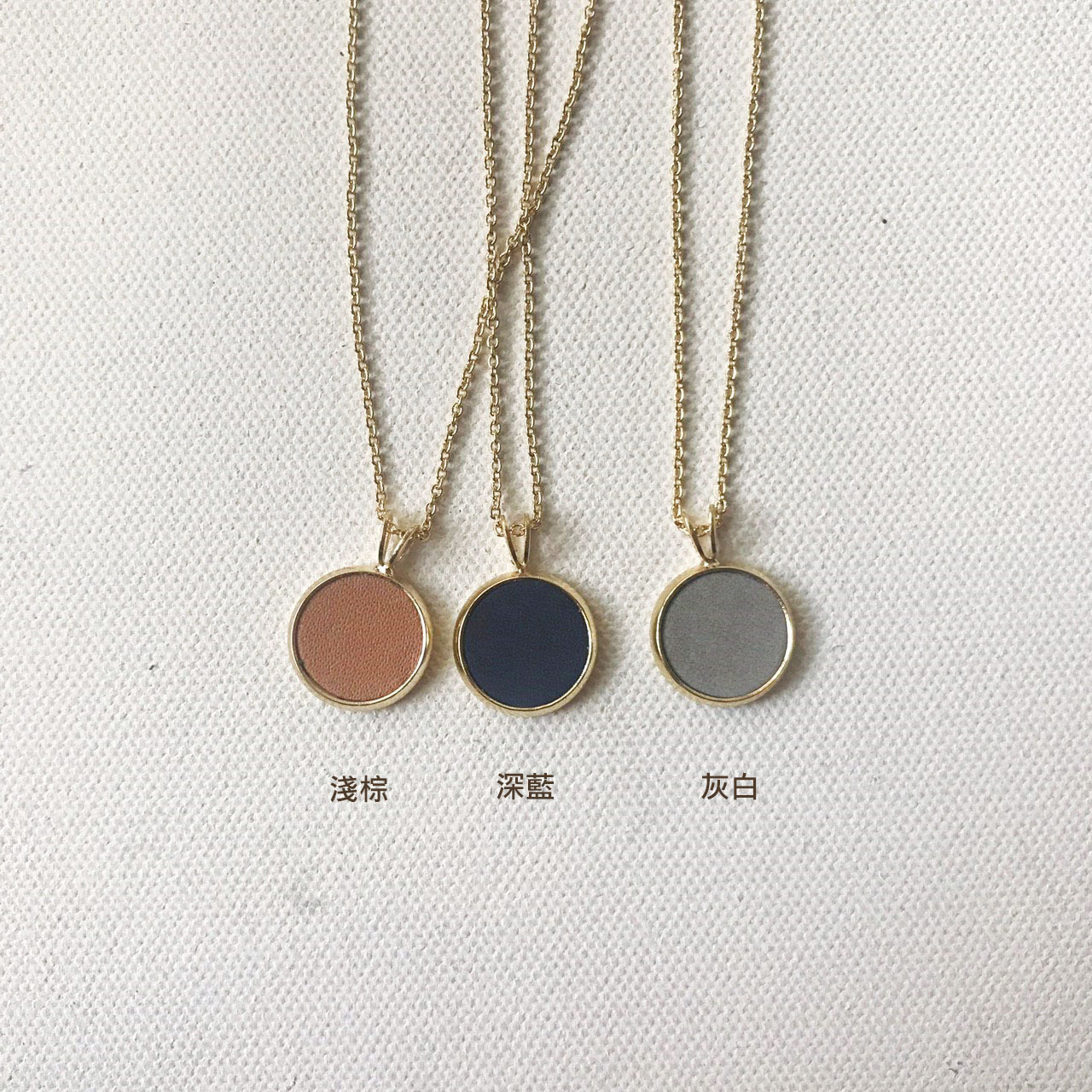 Leather clavicle chain_letters A~Z_retro Silver frame #12_grey white - Necklaces - Genuine Leather Gray
